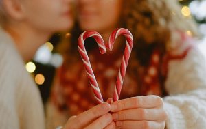 candy canes heart with partner